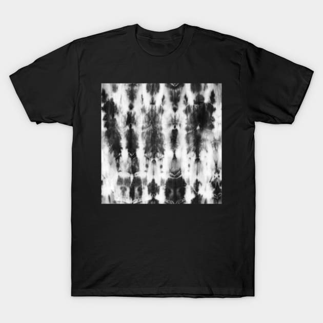 Black and White Tie-Dye Pattern T-Shirt by Carolina Díaz